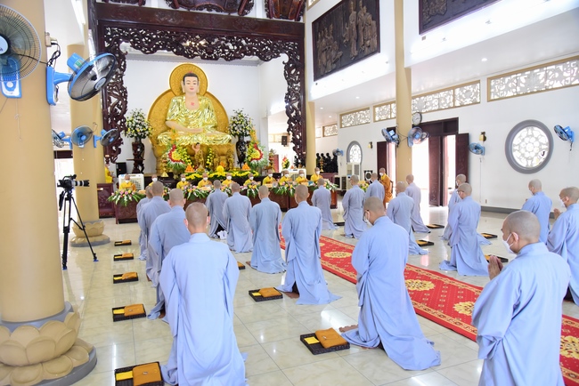 Lễ truyền giới Sa di Phương Trượng